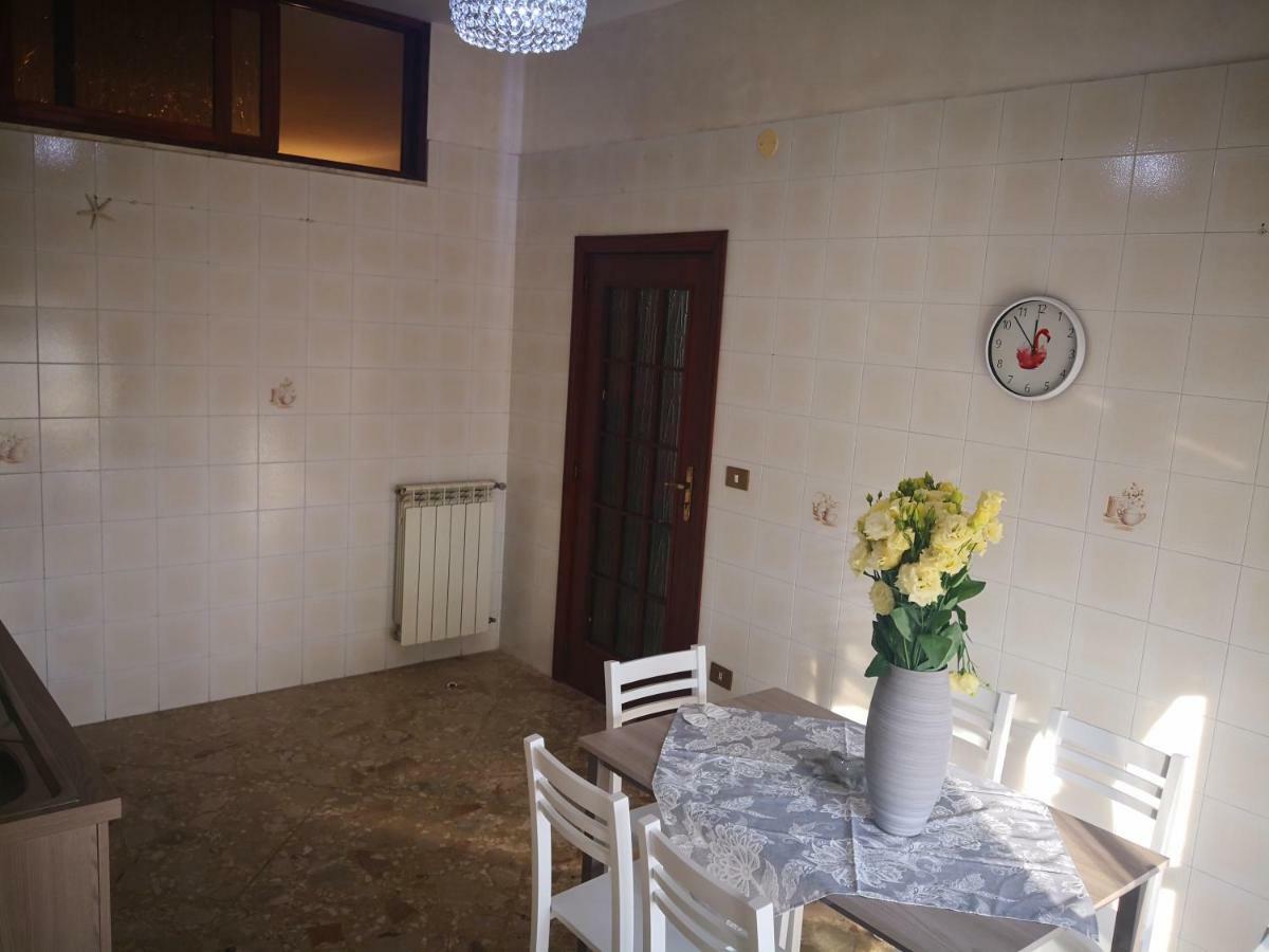 House Of Flowers Villa Помпей Екстериор снимка