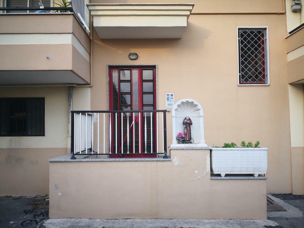 House Of Flowers Villa Помпей Екстериор снимка